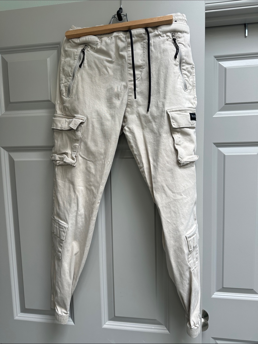 Hollister Light Khaki Cargo Joggers with Utility Pockets